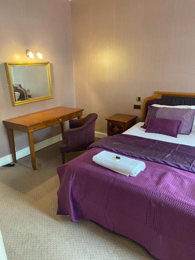The Royal Victoria & Bull Hotel Ρότσεστερ Εξωτερικό φωτογραφία