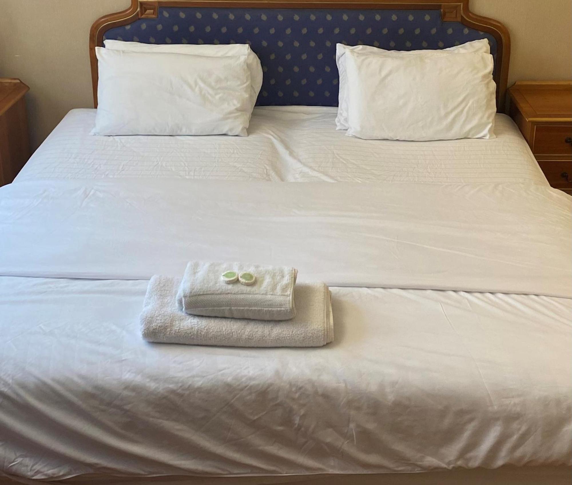 The Royal Victoria & Bull Hotel Ρότσεστερ Εξωτερικό φωτογραφία