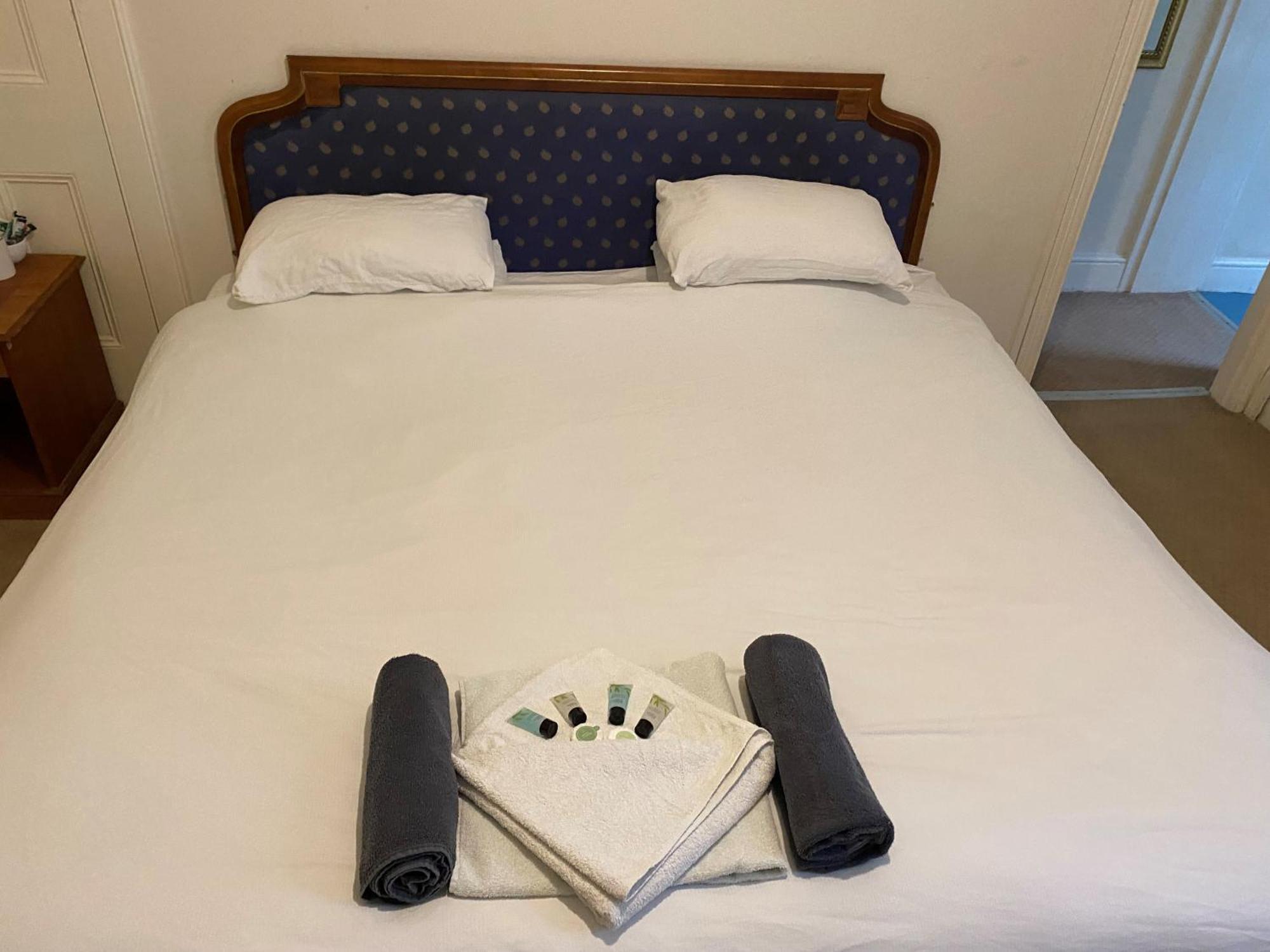 The Royal Victoria & Bull Hotel Ρότσεστερ Εξωτερικό φωτογραφία